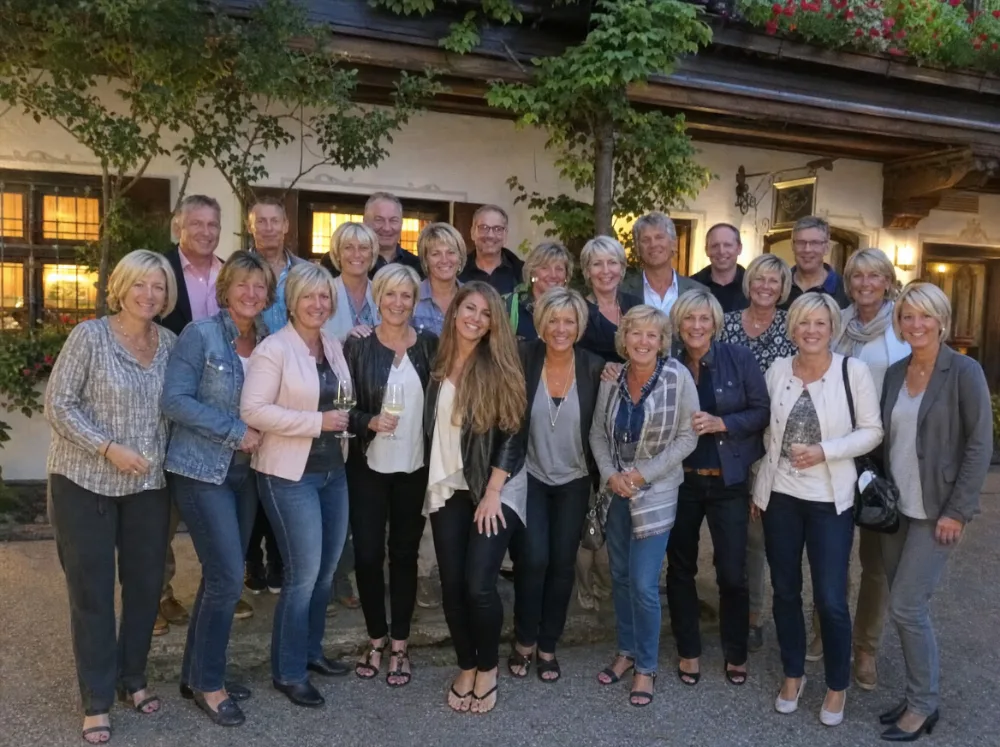 Frauen bei einem Klassentreffen